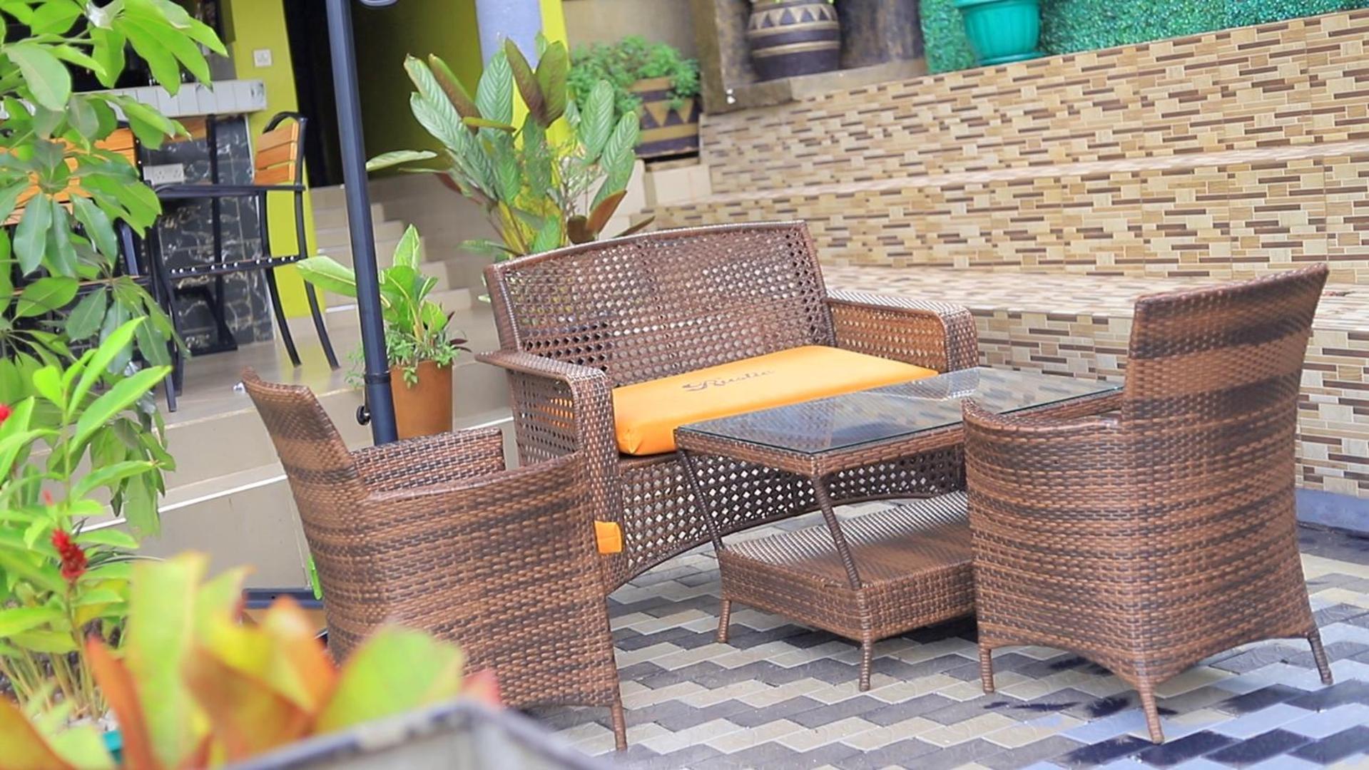 Rustic Gardens Bed & Breakfast Kitunzi Lungujja Kampala Exteriör bild